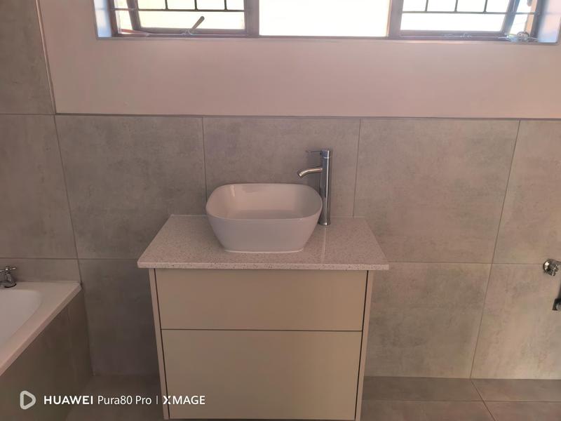 To Let 2 Bedroom Property for Rent in Heiderand Western Cape